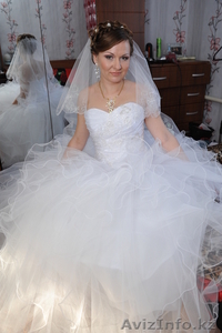 Продам свадебное платье в идеальном состояние.размер 46-48.так же имеется фата и - Изображение #1, Объявление #669489